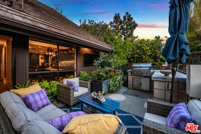 Foto del edificio - 4635 N Clybourn Ave