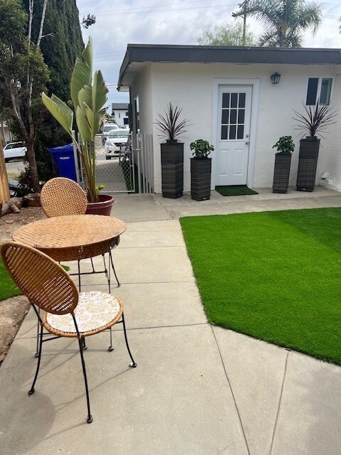 Outdoor space - 1259 Bluegrass Rd