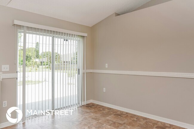 Foto del edificio - 1394 Gillott St NW