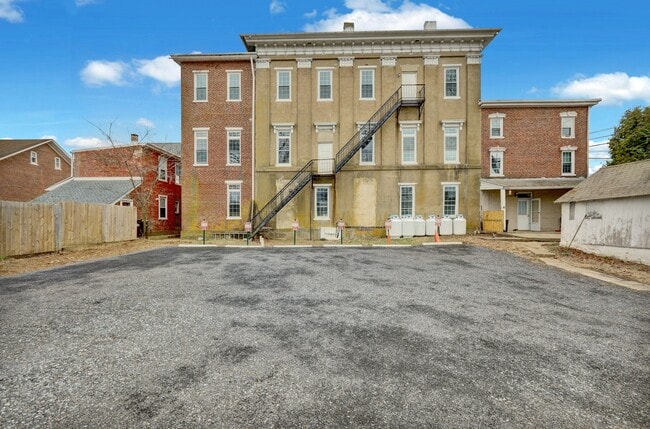 Photo - 2693 W Philadelphia Ave Apartment