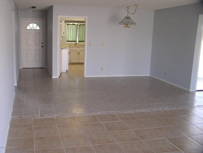 Foto del edificio - HOA Free, 3 Bed with Desert Landscaping and RV Gate!