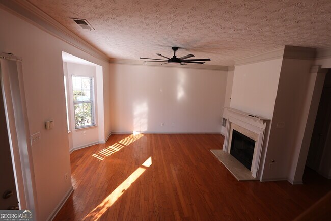 Foto del edificio - 5460 Hampton Ct