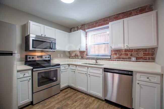 Foto del edificio - 217 Lampkin St NE