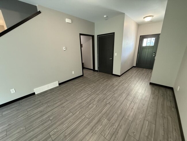 Building Photo - 1615 Ohana Ave