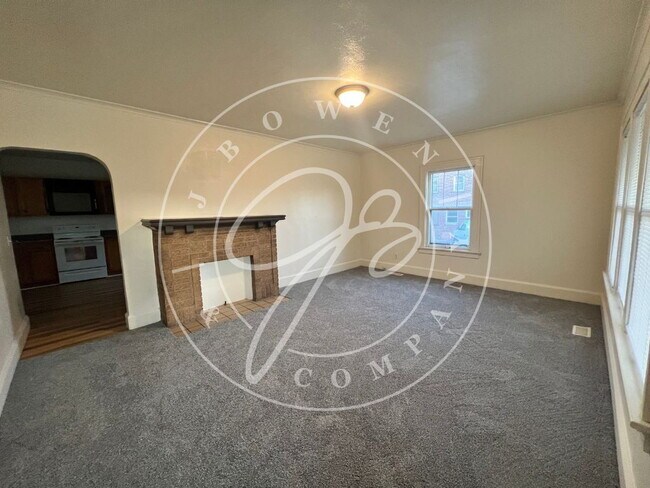 Foto del edificio - 3-Bedroom Home in West Toledo with spacious kitchen.