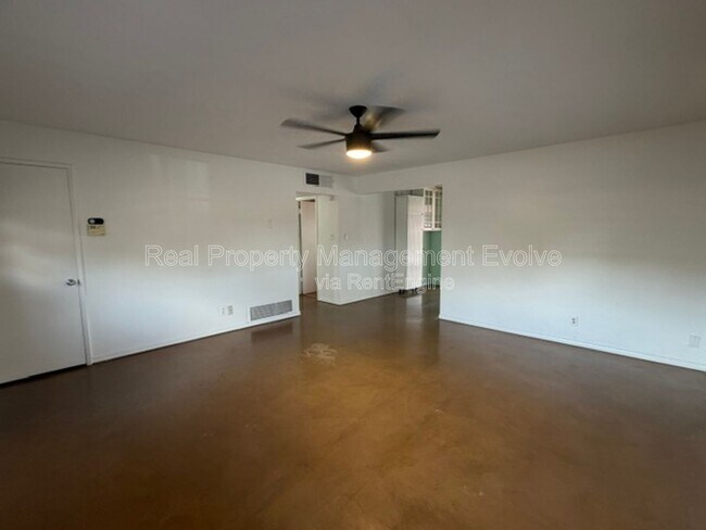 Foto del edificio - 2246 W Mulberry Dr