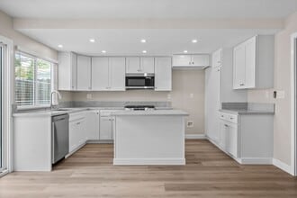Building Photo - 21794 Lake Vista Dr