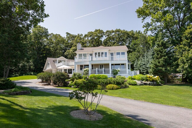 Foto del edificio - 2 Oak Knoll Rd