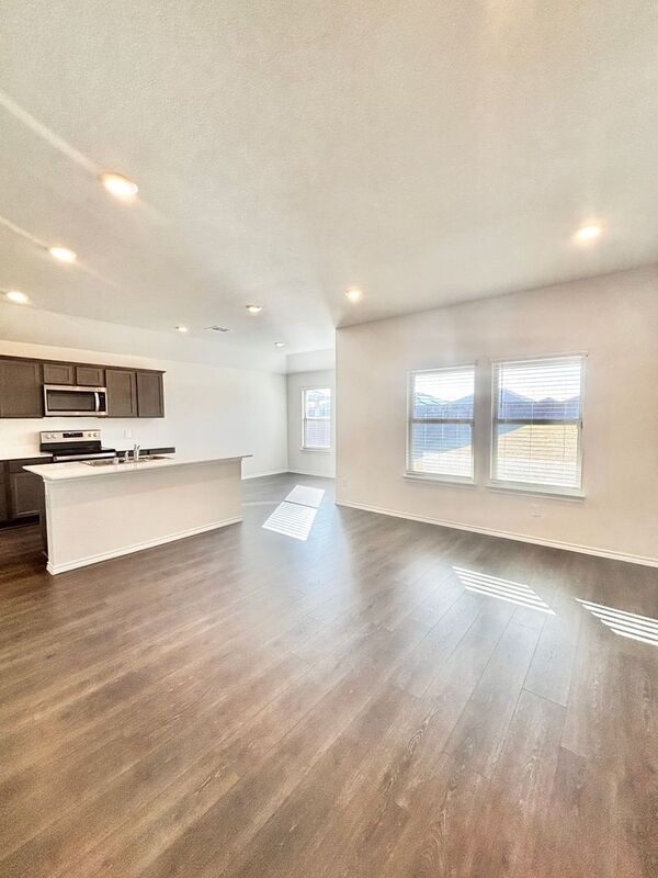 Building Photo - 1714 Willow Crk Rd