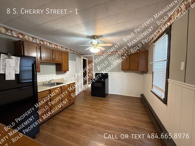 Foto del edificio - 8 S Cherry St