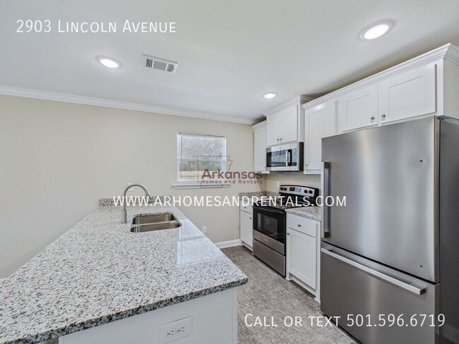 Building Photo - 2903 Lincoln Ave