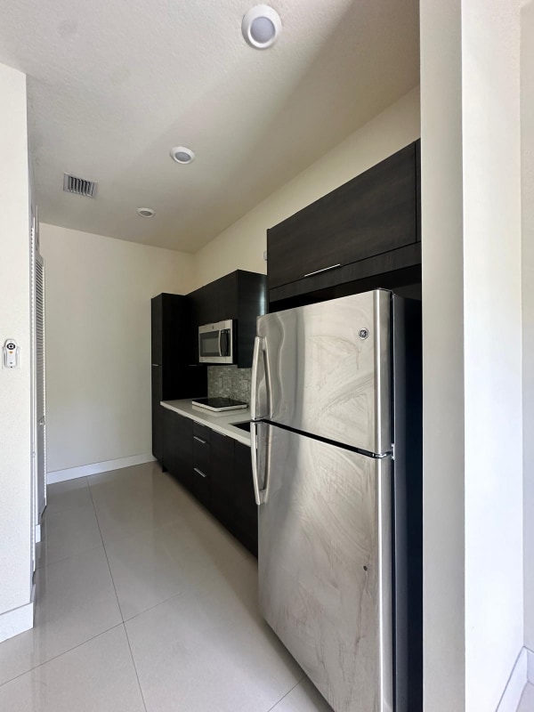 Foto del edificio - 6681 NW 104th Ave