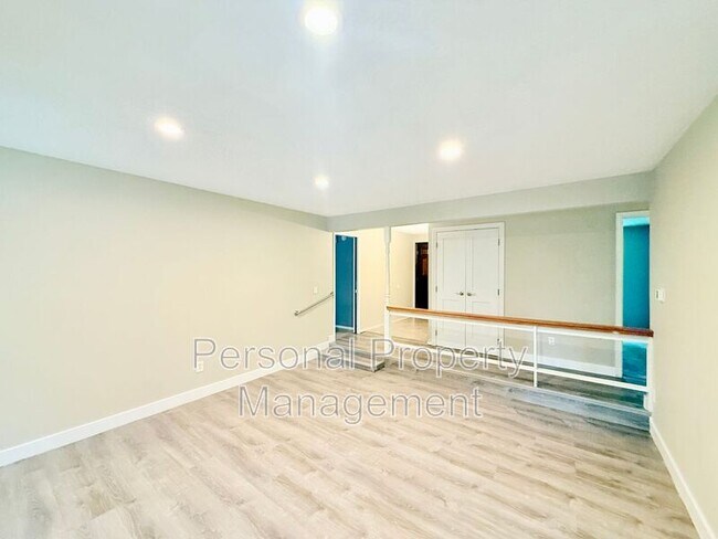 Foto del edificio - 9411 NE Pinecreek St