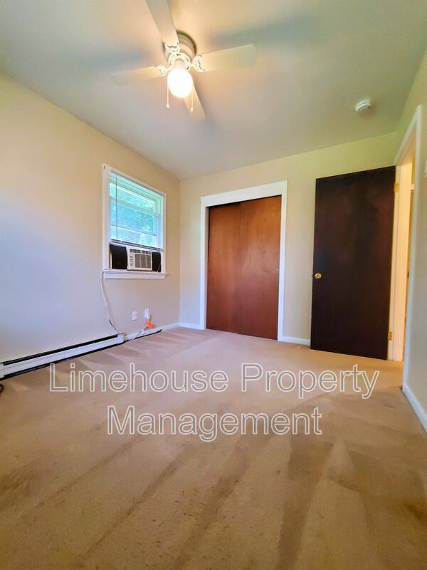 Foto del edificio - 7922 Woodall Rd