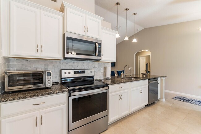 Foto del edificio - 15 Raeland Ln