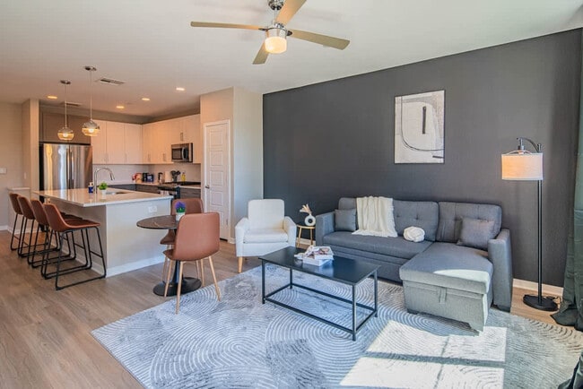 Foto del edificio - 730 E Marlette Ave