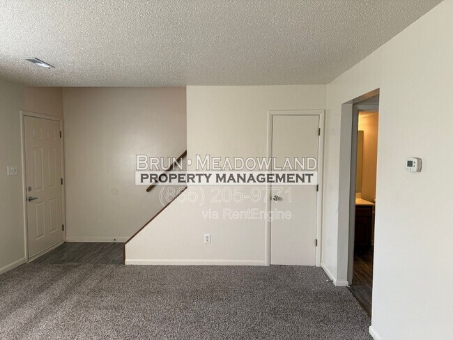 Foto del edificio - 8676 Tervada Dr