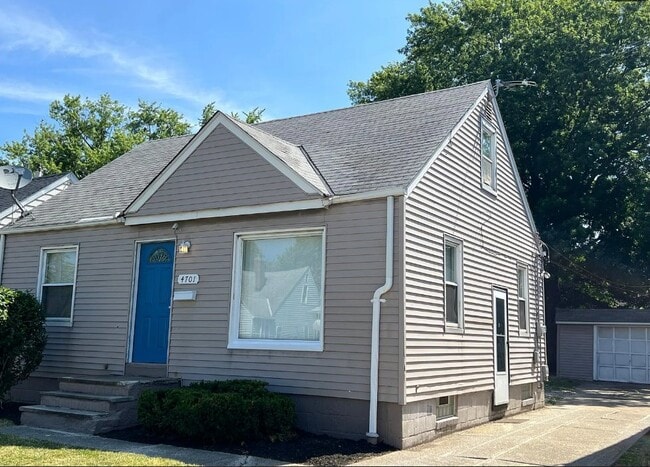 Building Photo - 4701 W 149th St