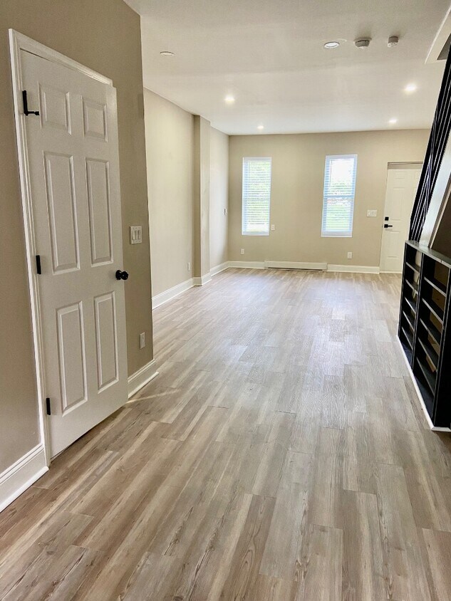 Foto principal - 2306 N Myrtlewood St