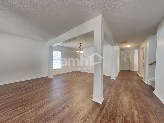 Foto del edificio - 4987 Harthill Ave