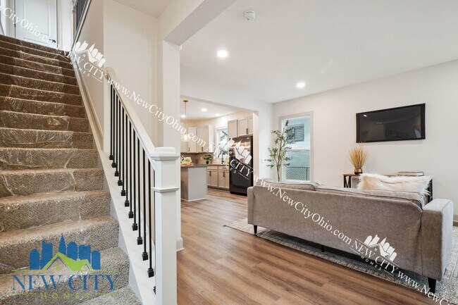 Building Photo - 3 Bedroom, 2.5 Bathroom New Build! 2 Car G...