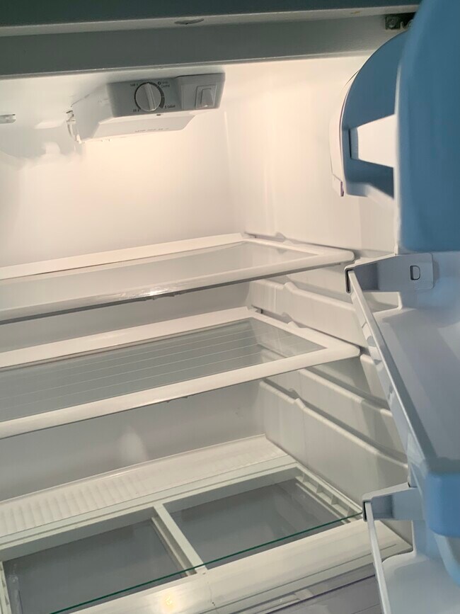 Building Photo - 220 E Church St