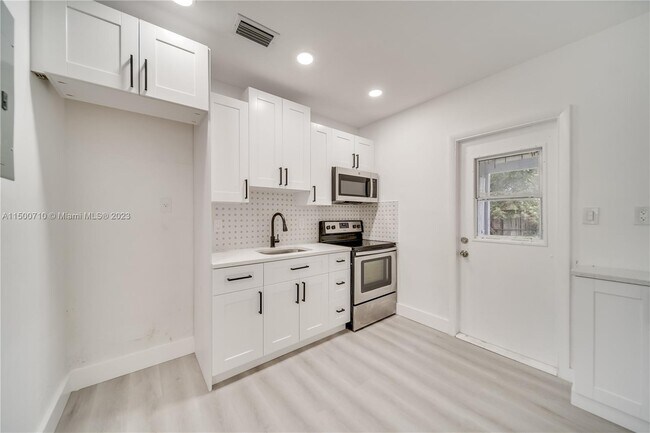 Foto del edificio - 6126 SW 19th St