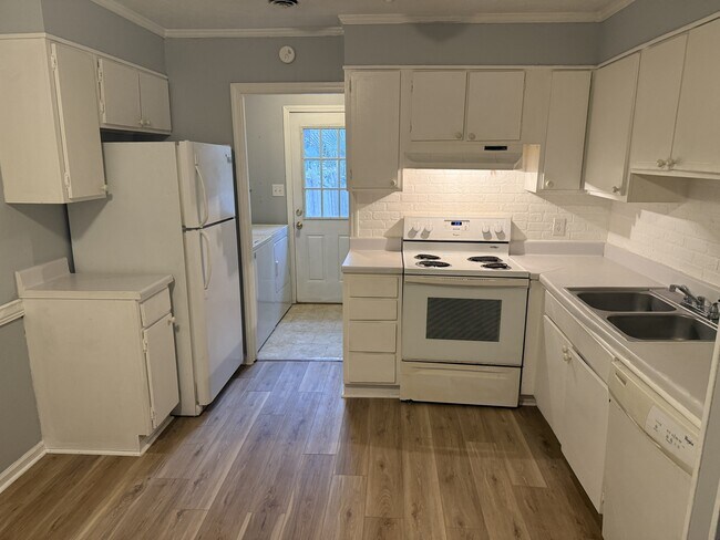 Foto del edificio - 1000 62nd Ave N