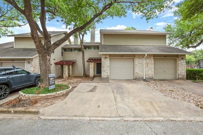 Foto del edificio - 512 Eberhart Ln