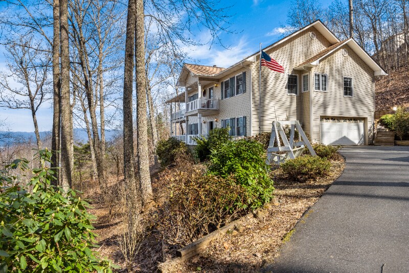 Primary Photo - 749 Ramey Mountain Rd