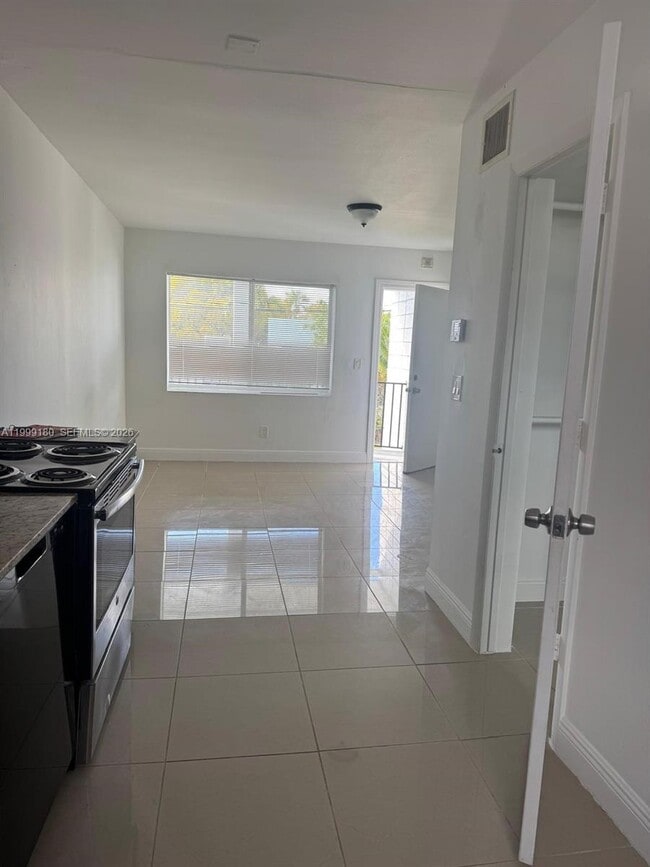 Foto del edificio - 660 NE 88th Terrace