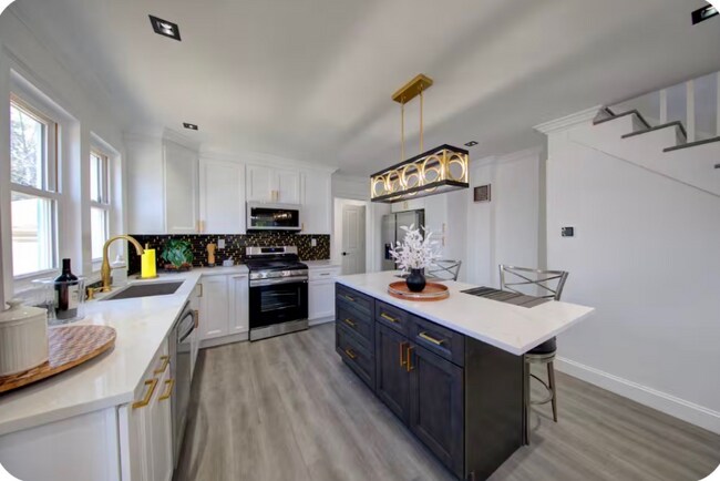 Foto del edificio - 14 Roosevelt Ave