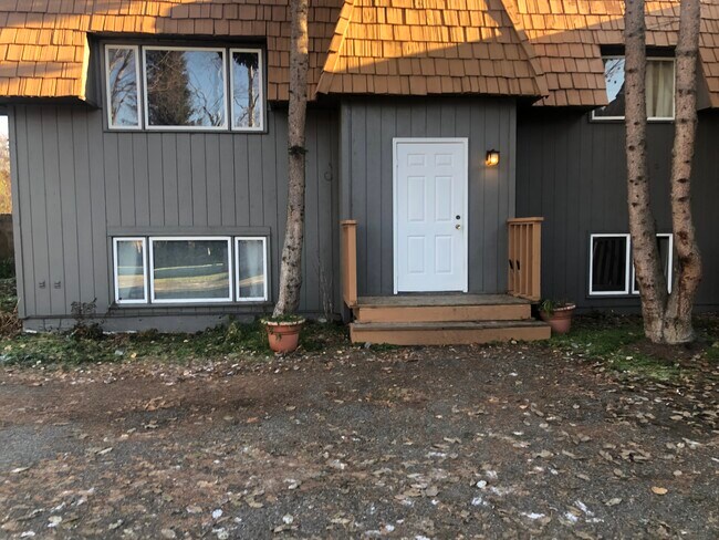 Building Photo - 941 W 76th Ave