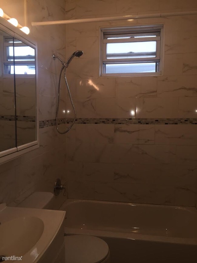 Foto del edificio - 5970 58th Ave