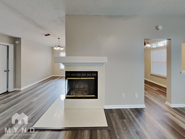 Foto del edificio - 12382 Silent Brook Trail N