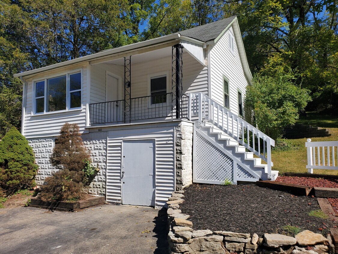 Foto principal - 6605 Sheed Rd