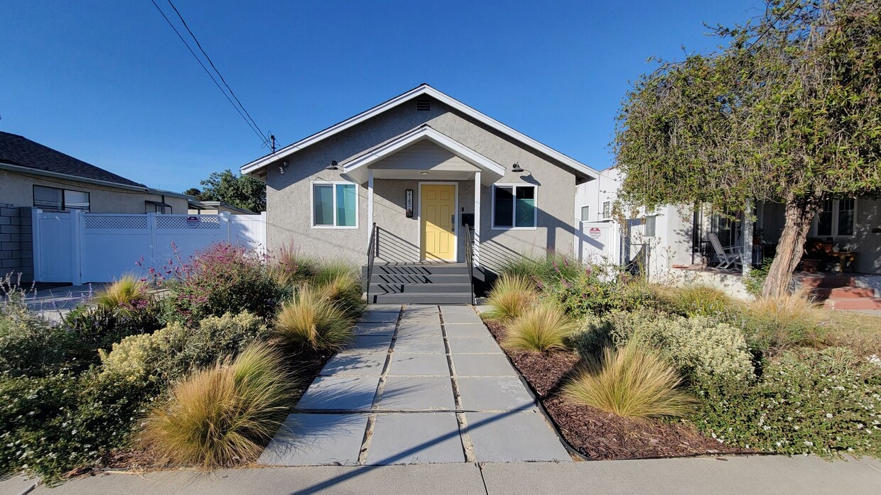 Primary Photo - Nice Single Family Home in Lomita - Walkin...