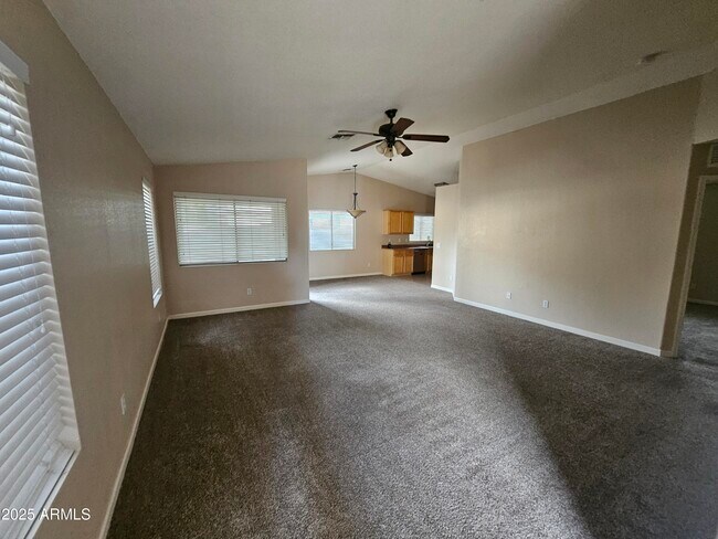 Foto del edificio - 842 E Impreria St