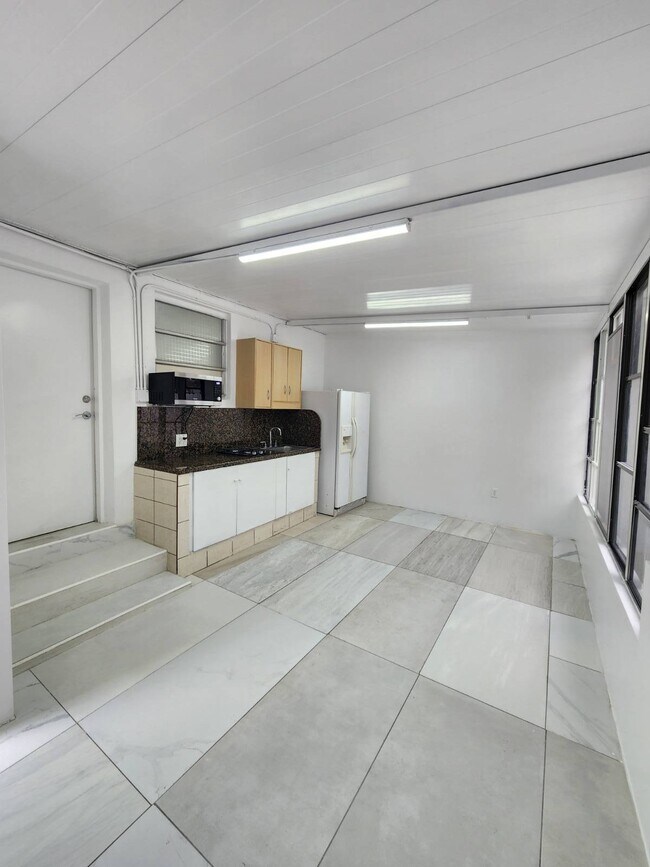 Foto del edificio - 4100 NW 5th St