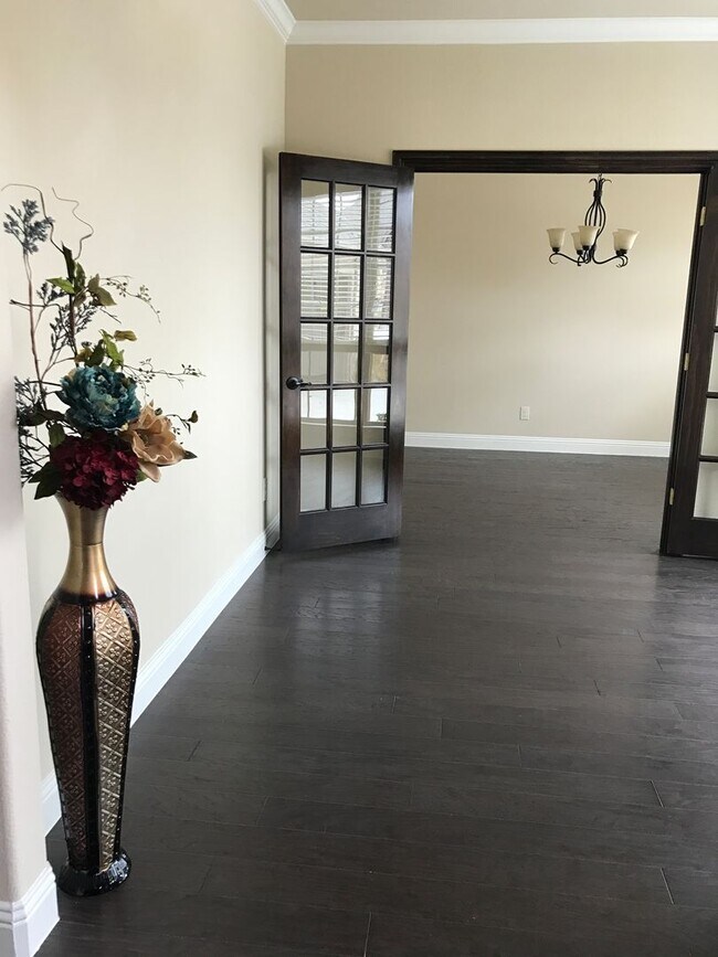 Foto del edificio - This 2892 square foot single family home h...