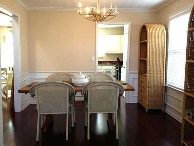 Building Photo - 1245 Winthrope Chase Dr