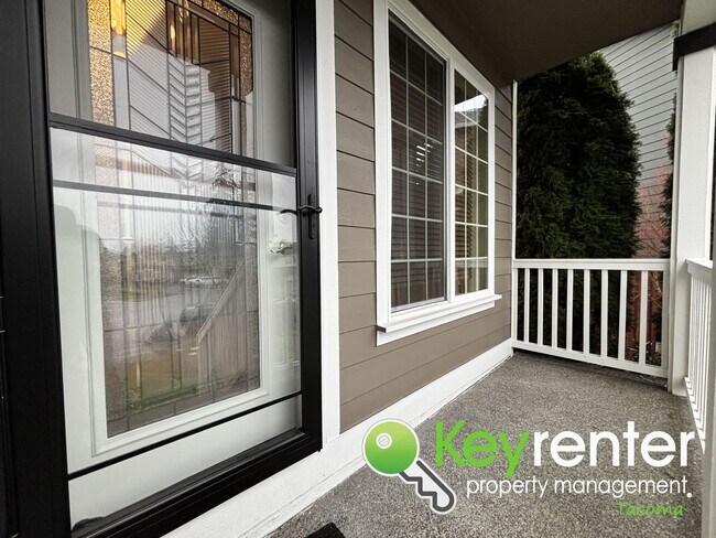 Foto del edificio - Beautiful 4 Bedroom 2.5 Bathroom Tacoma Home for Rent in Quiet Cul-De-Sac Community