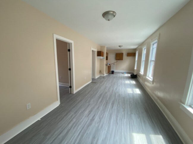 Building Photo - 903 Nichols St