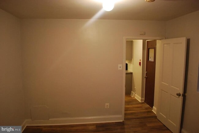 Building Photo - 1426 S 15th St