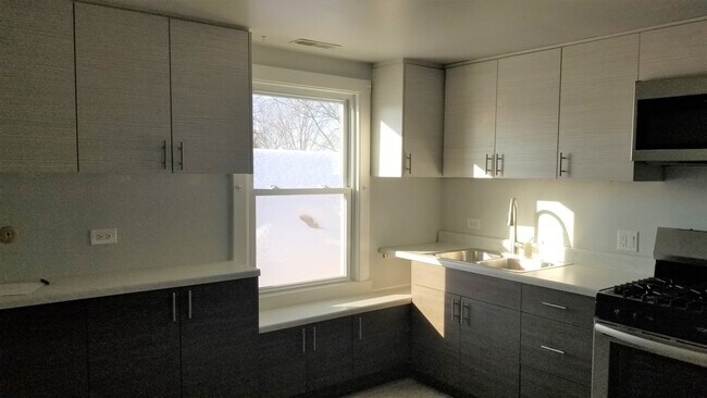 Foto del edificio - 6611 W Schreiber Ave