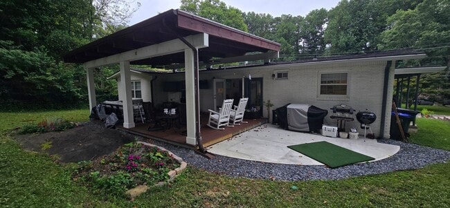 Building Photo - 3677 Admiral Dr
