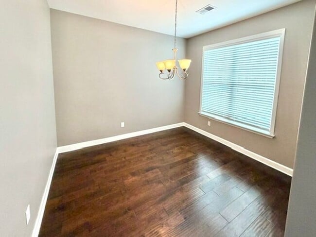 Building Photo - Now Leasing A 5 Bedroom 3 Bath Home In Olive Branch