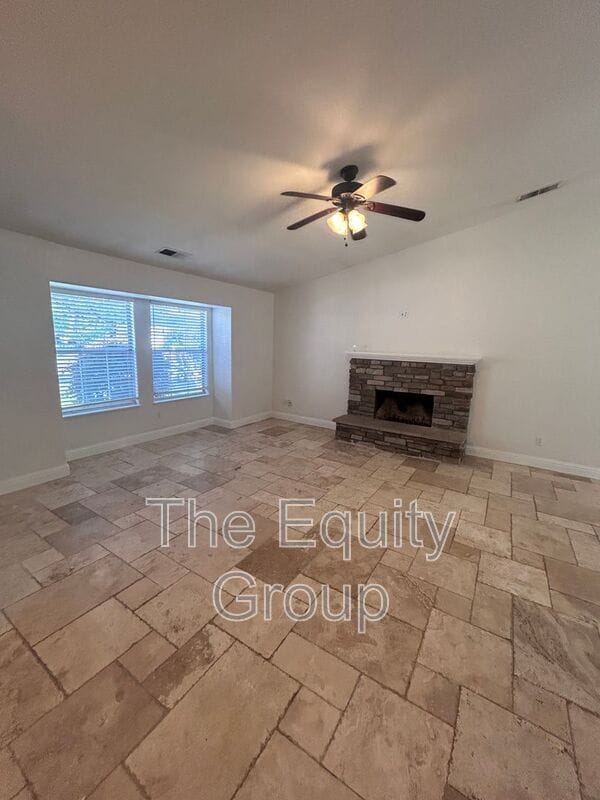 Building Photo - 4909 W Leighson Ave