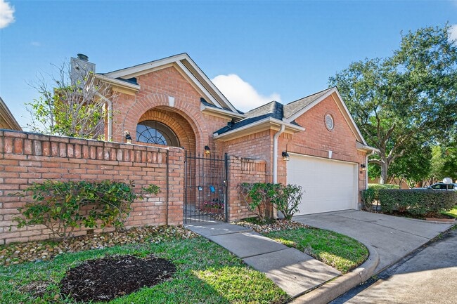 Foto del edificio - 8023 Oakwood Hollow St