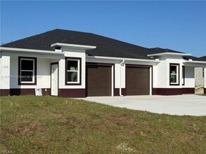 Building Photo - 832 Holmes Ave